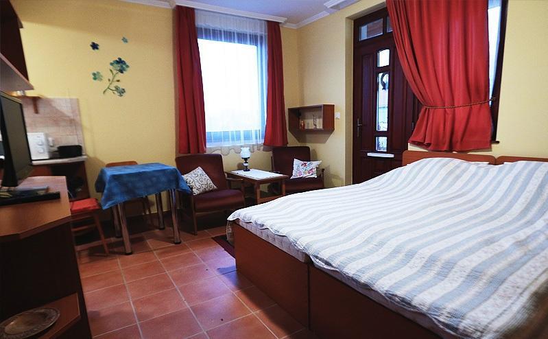 Cserkei Nyaralo Cserkeszőlő Habitación foto
